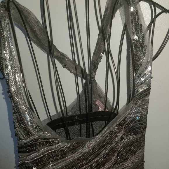 Top - Picture 2 of 5